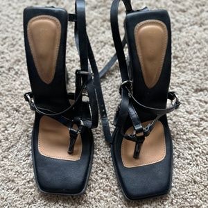 LEMONADE FIAT SQUARE TOE SCULPTURED HEEL